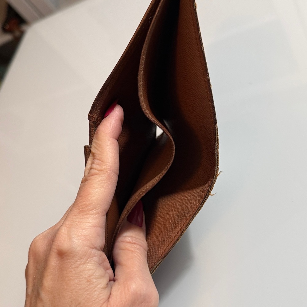 Louis Vuitton Monogram Bifold Wallet - Picture 5 of 6